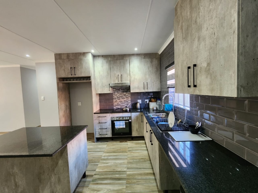 3 Bedroom Property for Sale in Hexrivier Lifestyle Estate North West